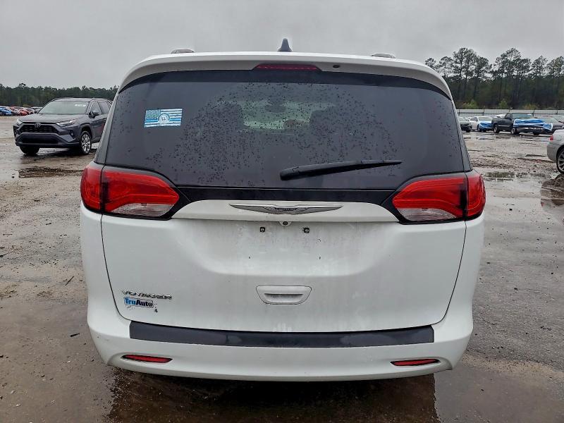 2021 Chrysler Voyager lxi