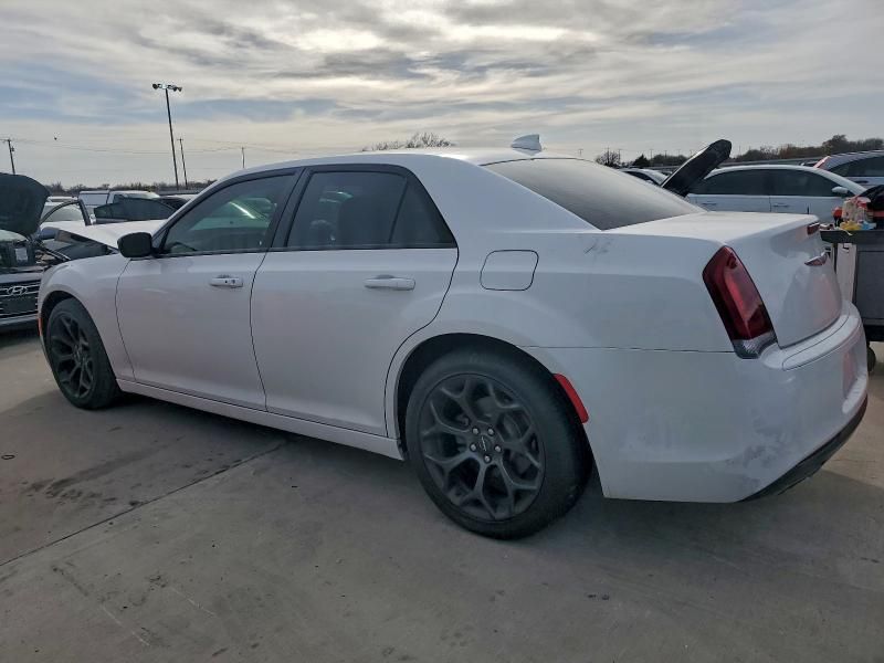 2019 Chrysler 300 Touring