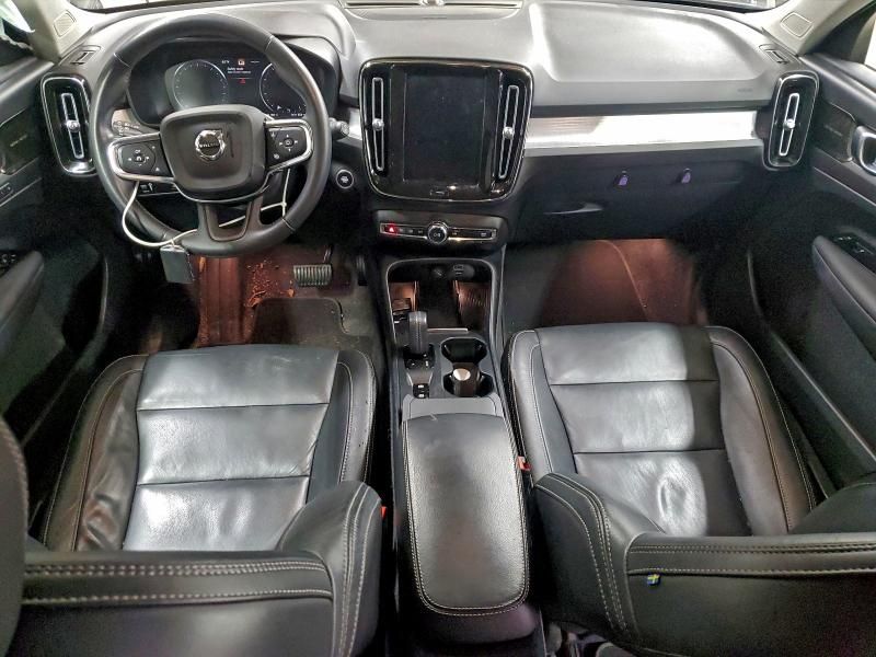 2021 Volvo Xc40 T5 Momentum