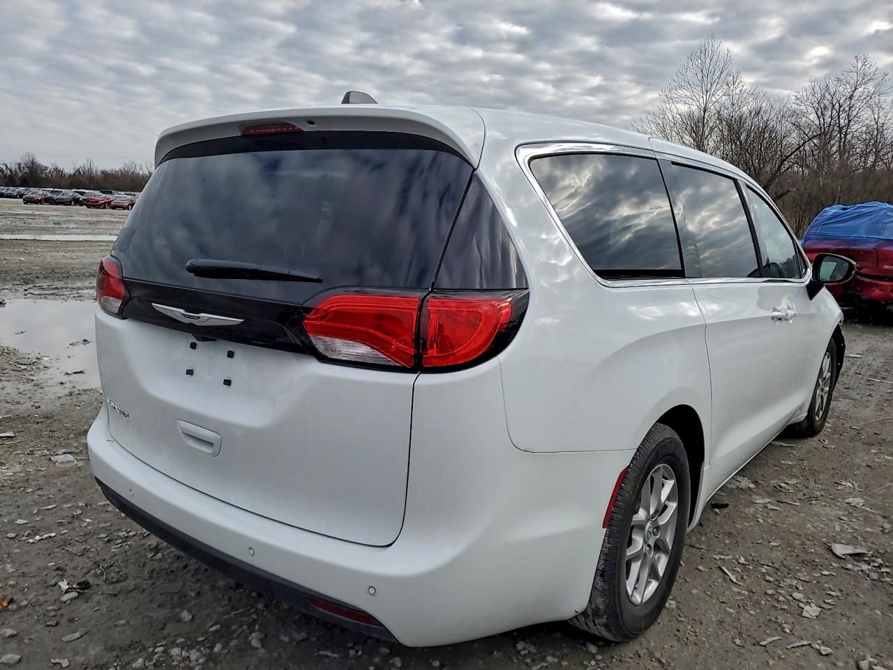 2025 Chrysler Voyager lx