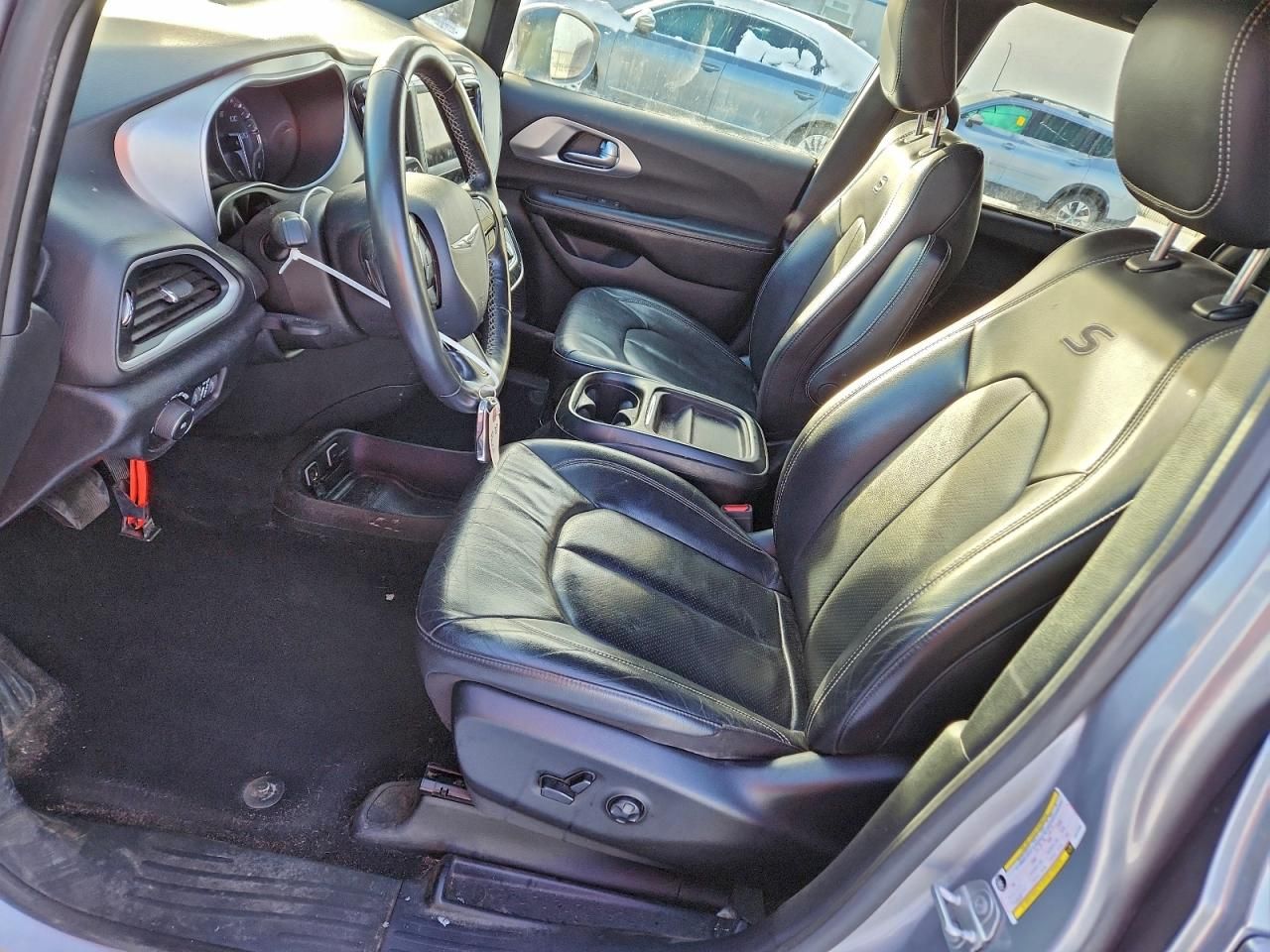 2020 Chrysler Pacifica Touring l