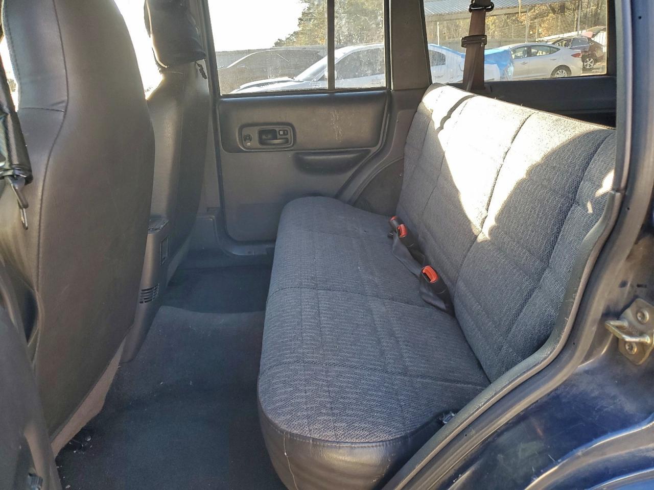 2001 Jeep Cherokee Sport