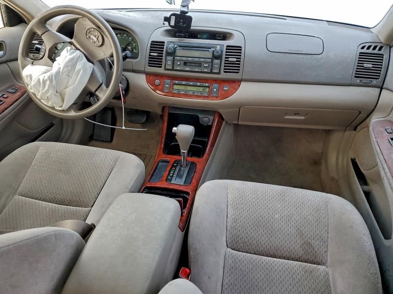 2004 Toyota Camry le
