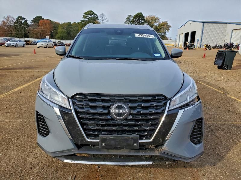 2024 Nissan Kicks sv