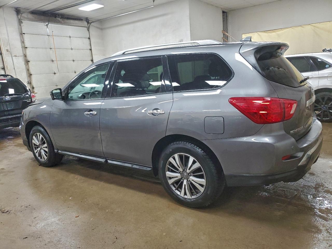 2019 Nissan Pathfinder s