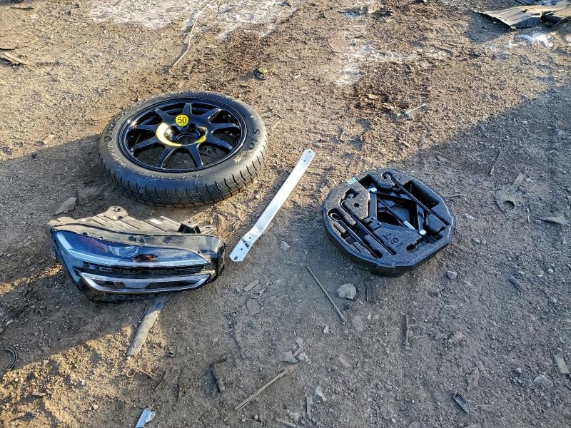 2023 Genesis G70 Base