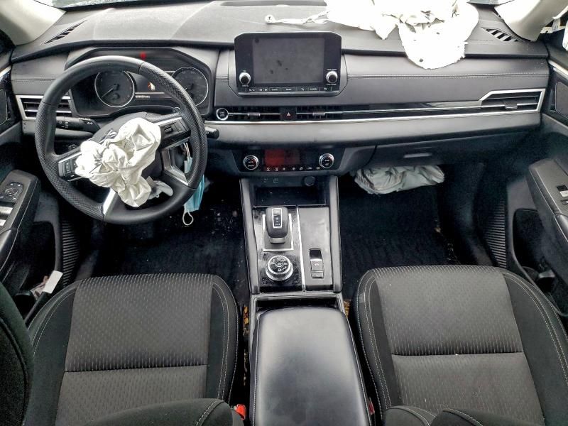 2024 Mitsubishi Outlander es