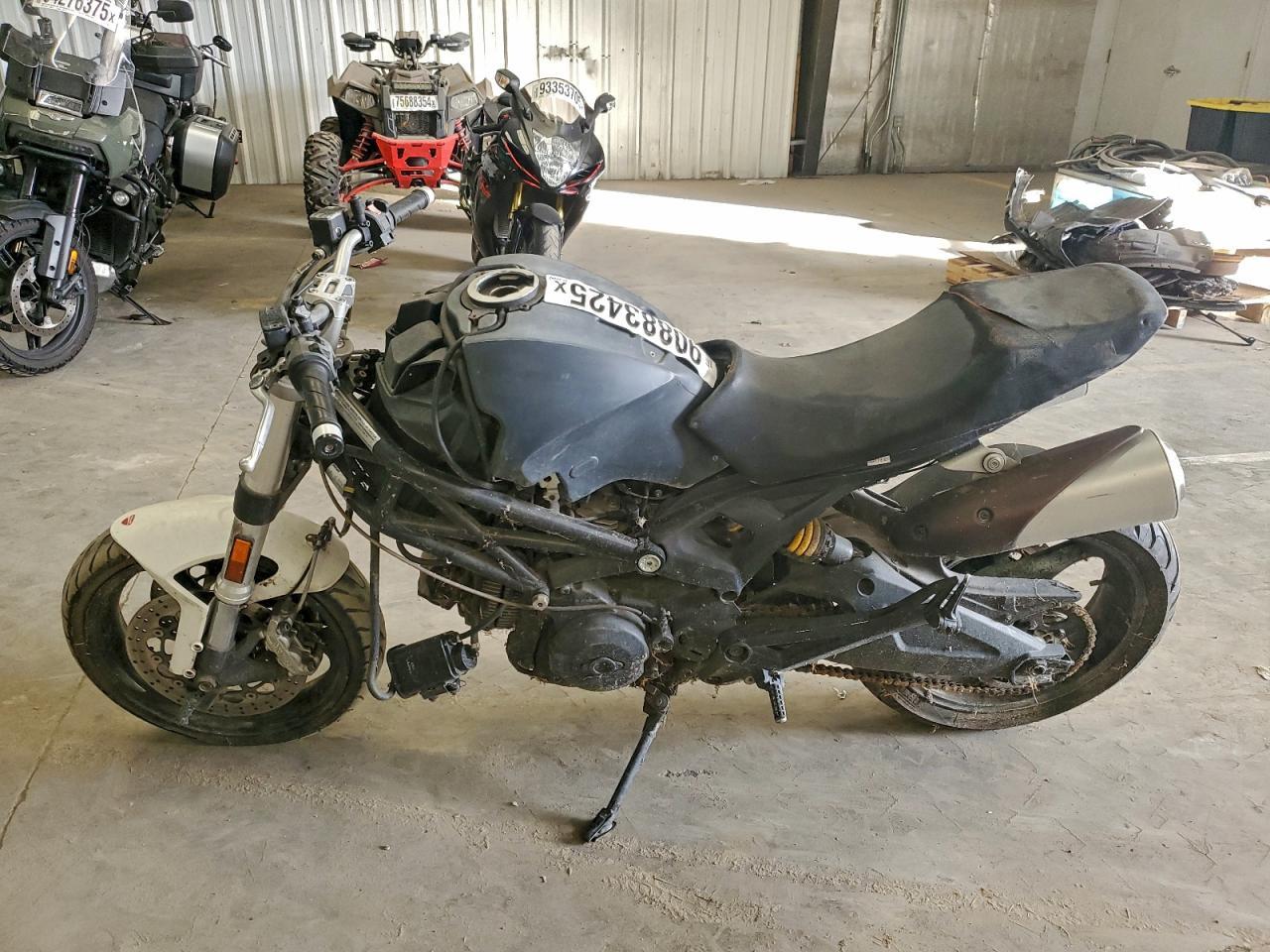 2012 Ducati Monster 696