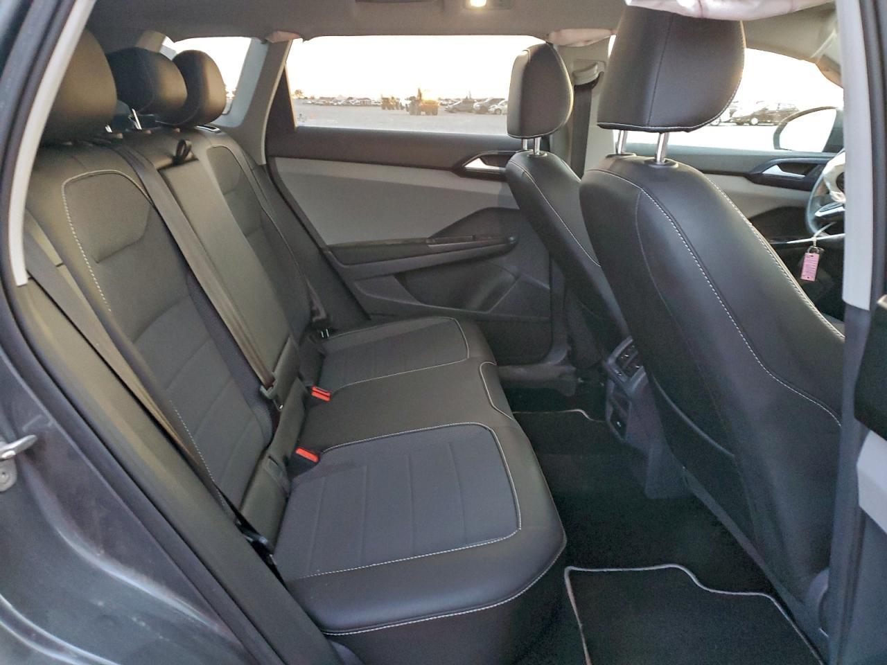 2023 Volkswagen Taos se