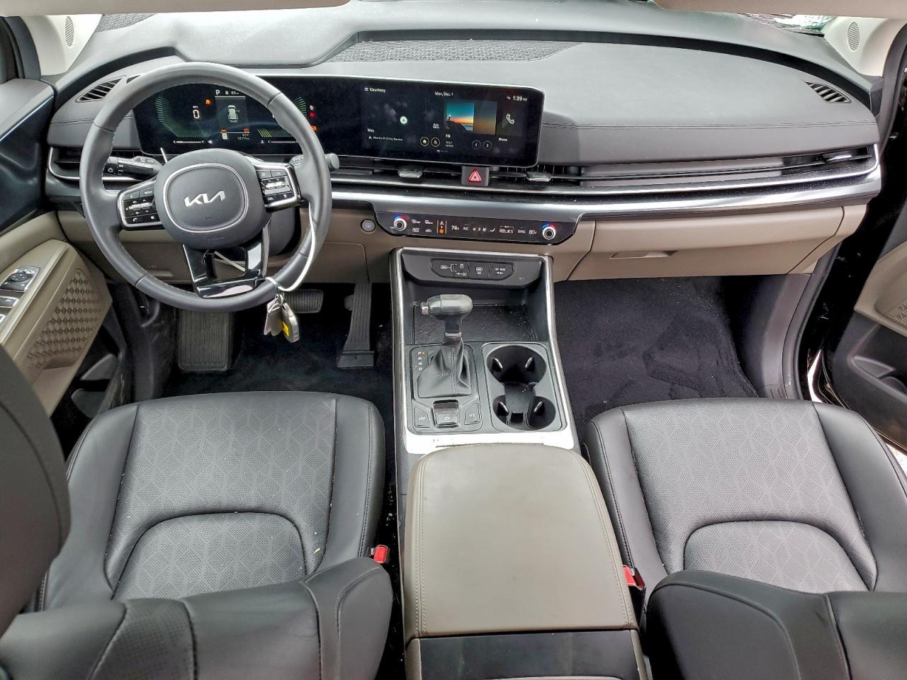 2025 KIA Carnival lx