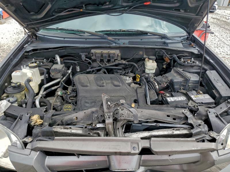 2005 Mazda Tribute s