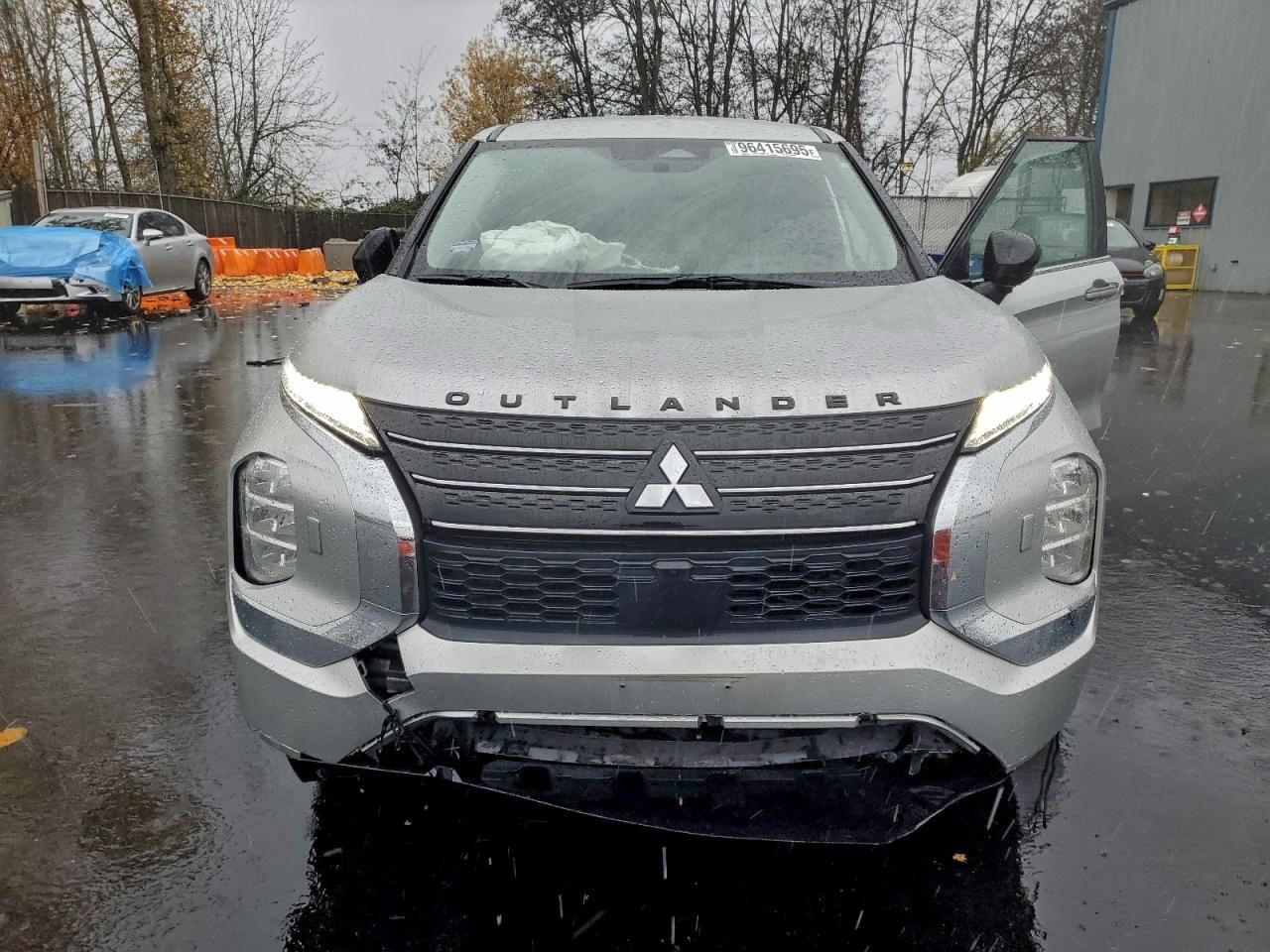 2024 Mitsubishi Outlander es