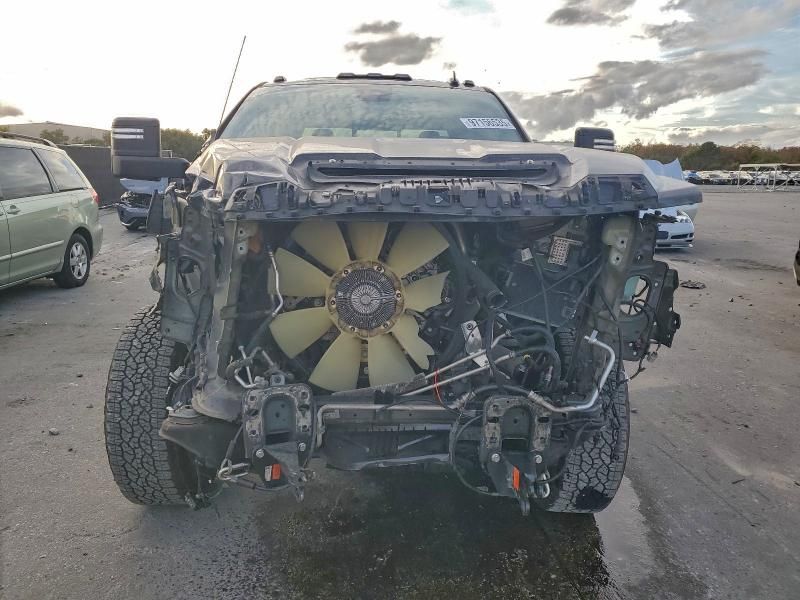 2024 GMC Sierra K2500 AT4