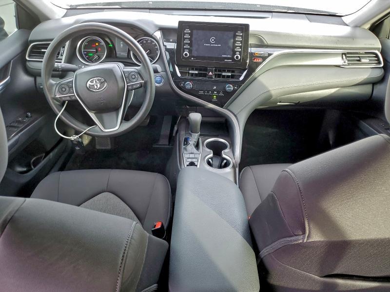 2024 Toyota Camry le