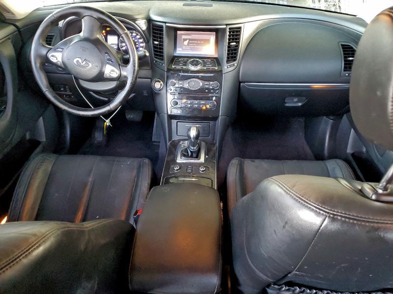 2017 Infinity Qx70