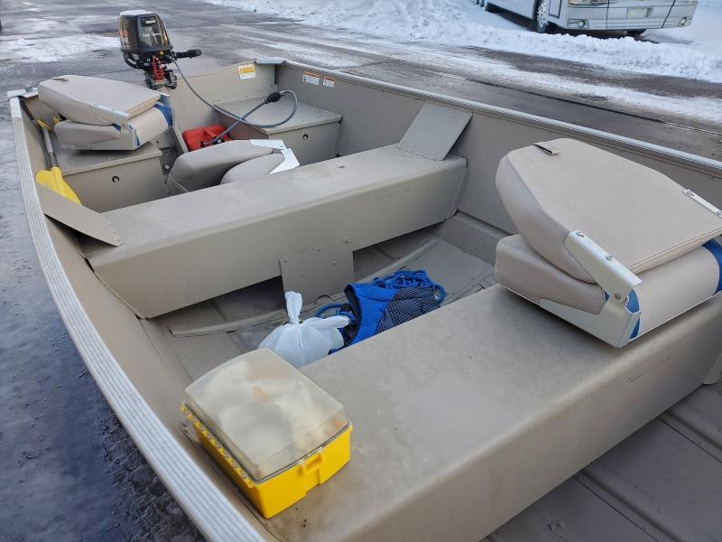 2010 Lowe Angler Boat