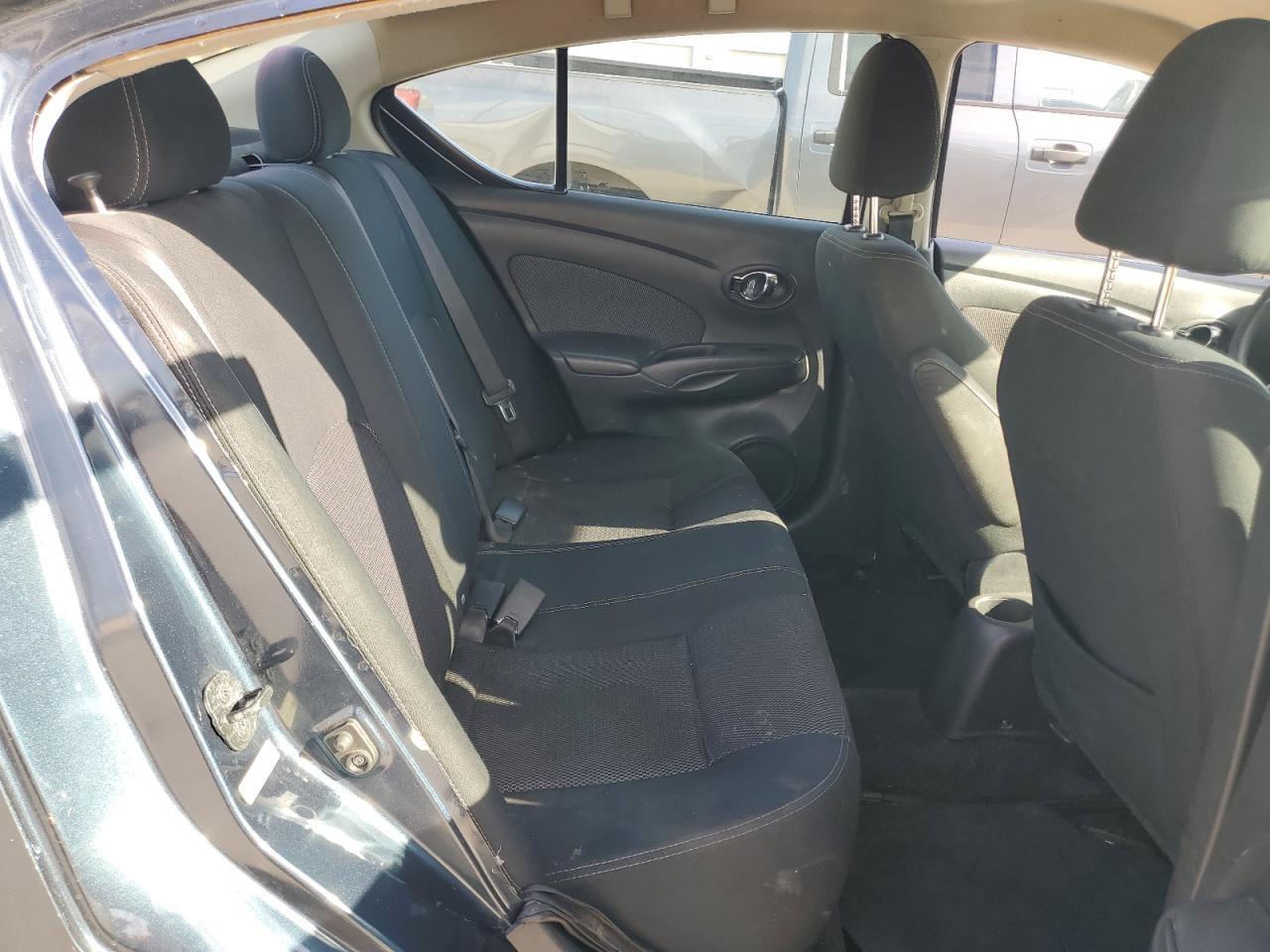 2016 Nissan Versa s