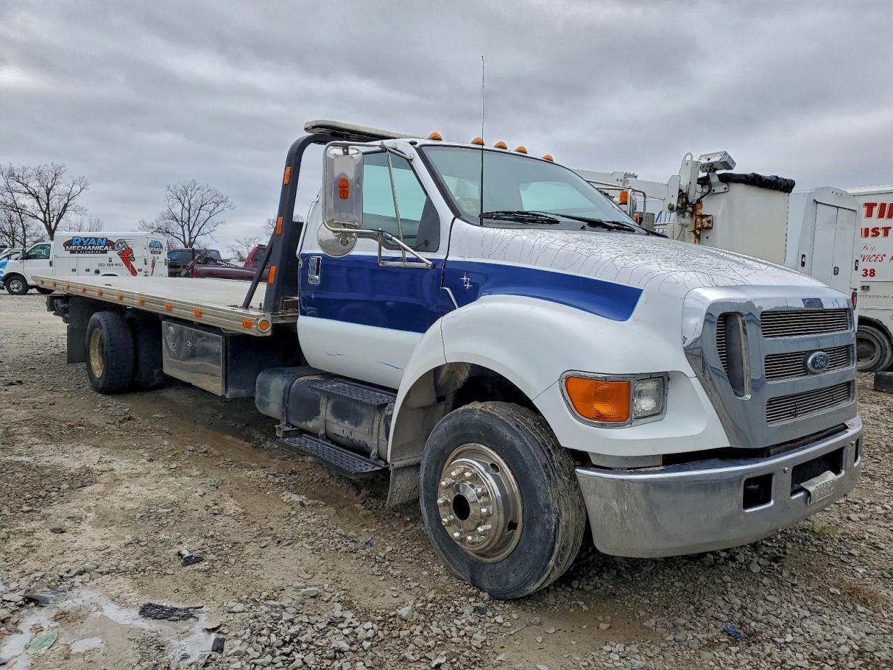 2006 Ford F650 Super Duty Rollback Truck