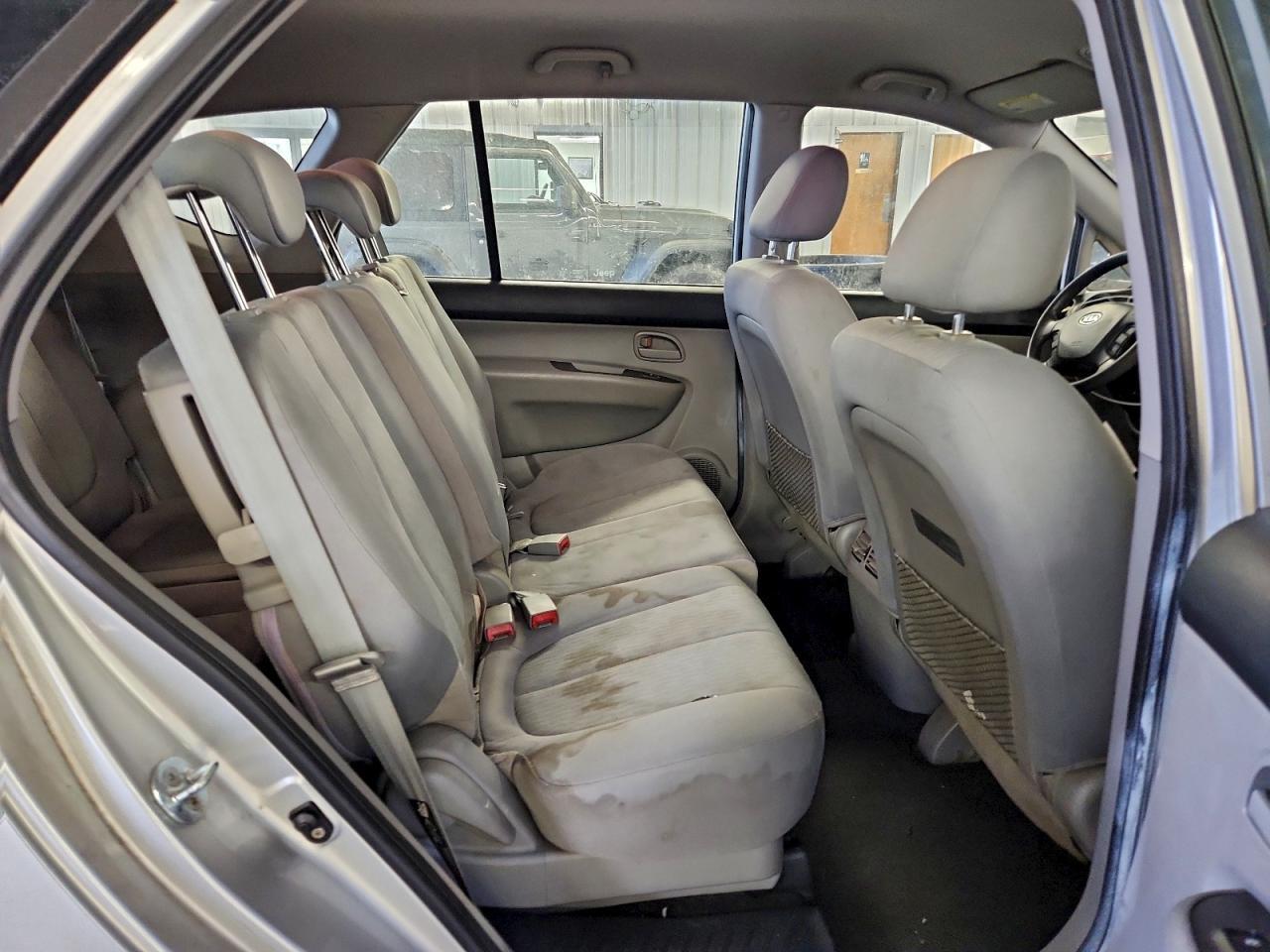 2010 KIA Rondo lx