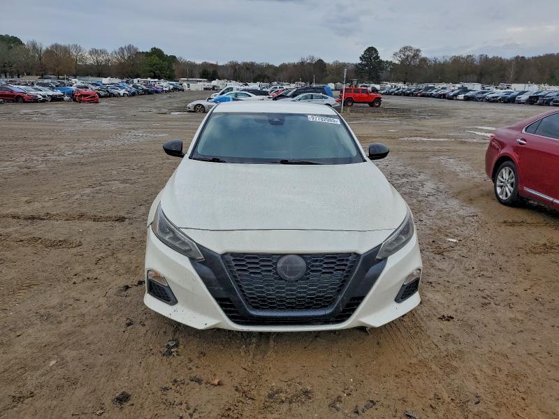 2021 Nissan Altima sv