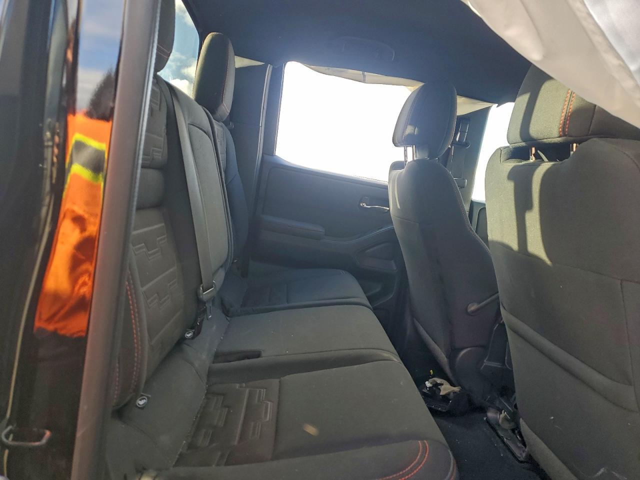 2023 Nissan Frontier s