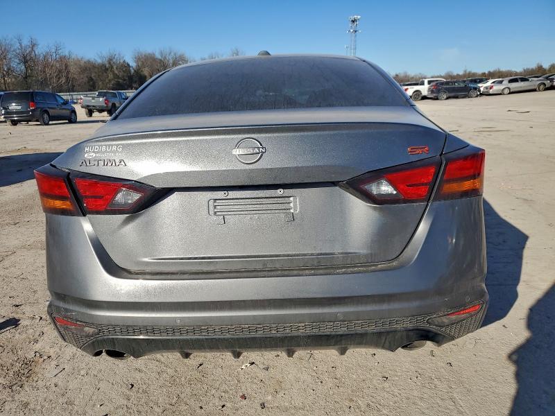 2023 Nissan Altima sr