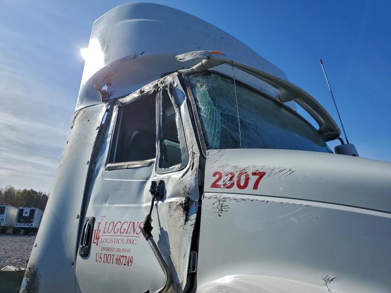 2016 International Prostar Semi Truck