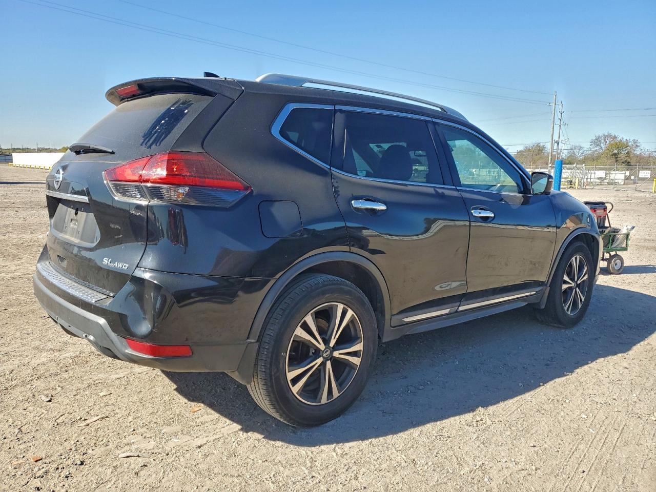 2017 Nissan Rogue sv