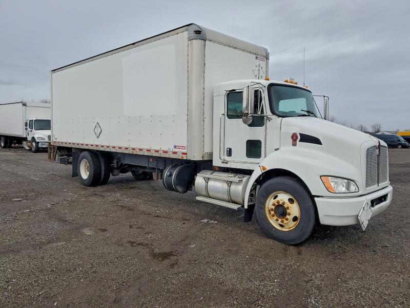 2017 Kenworth T370 BOX Truck
