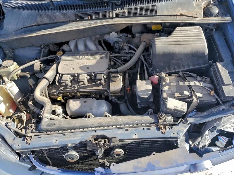 1999 Toyota Sienna le