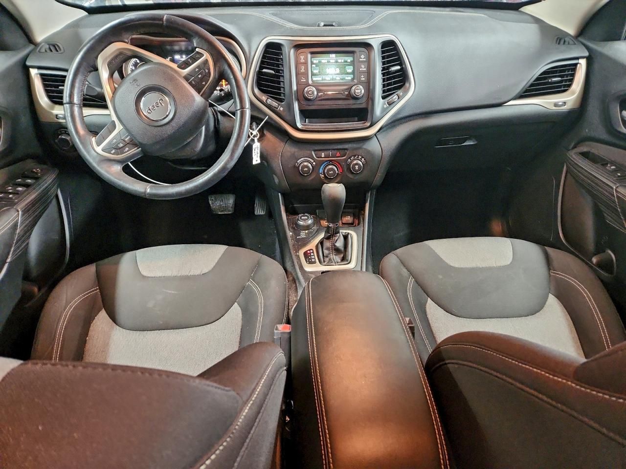 2016 Jeep Cherokee Sport