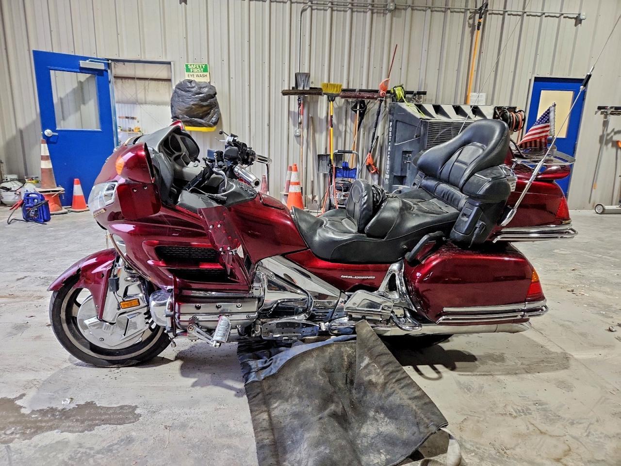 2005 Honda GL1800