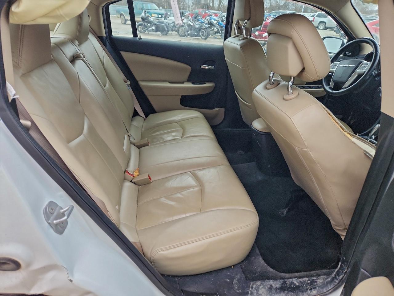 2013 Chrysler 200 Limited