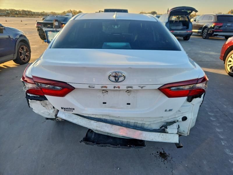 2024 Toyota Camry le