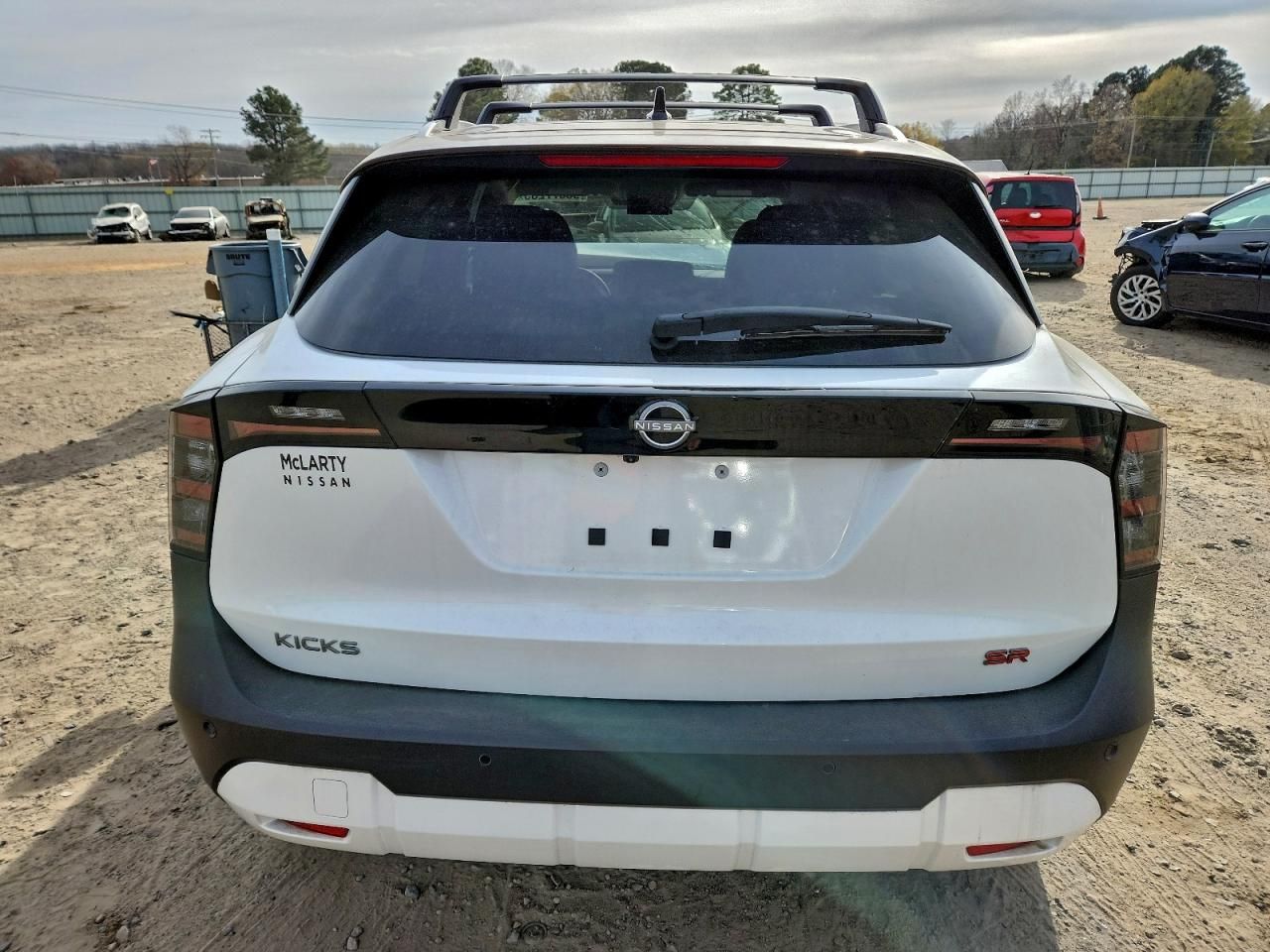 2025 Nissan Kicks sr