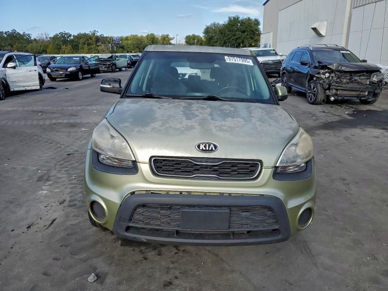 2013 KIA Soul +