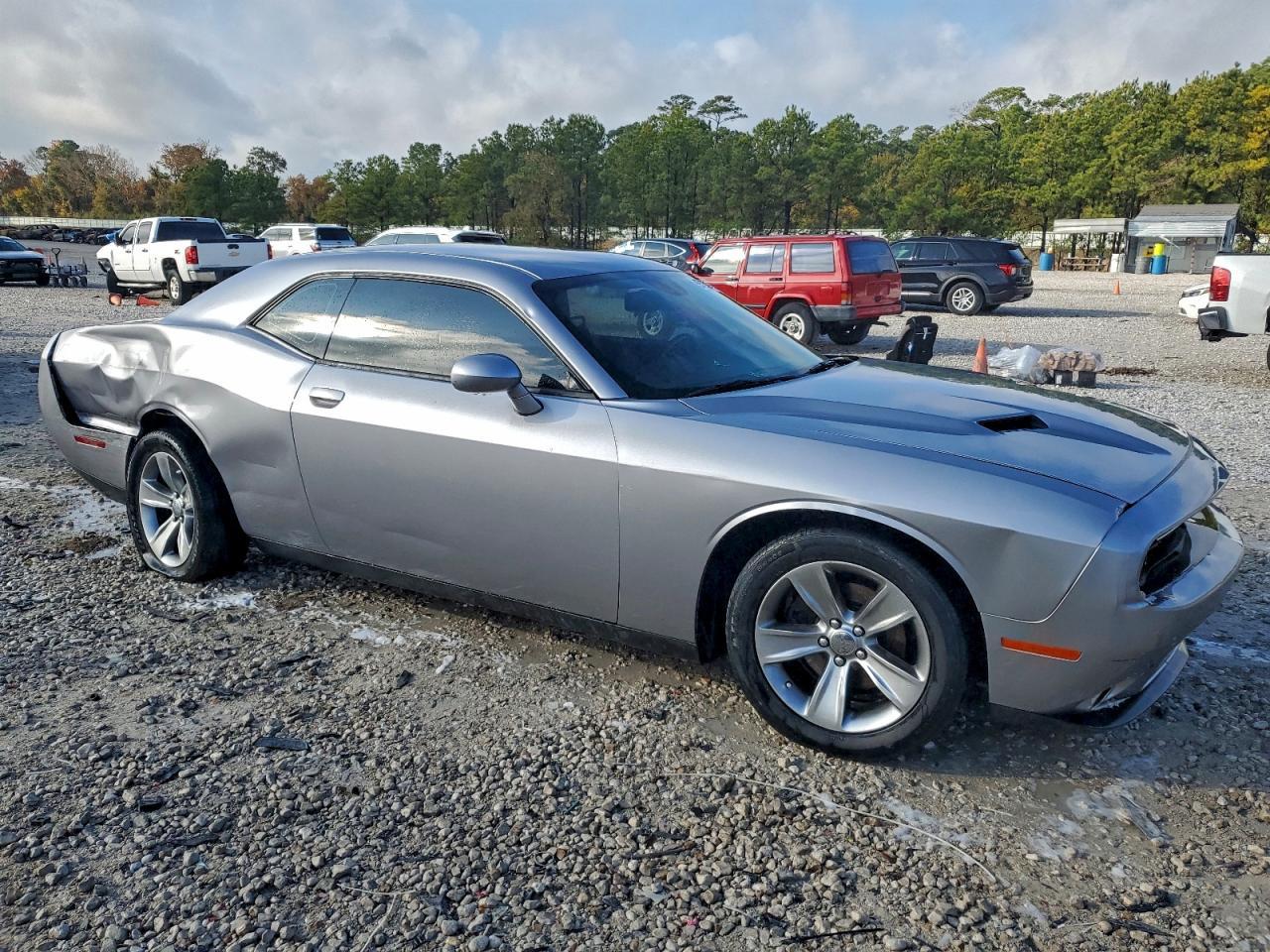 2016 Dodge Challenger sxt