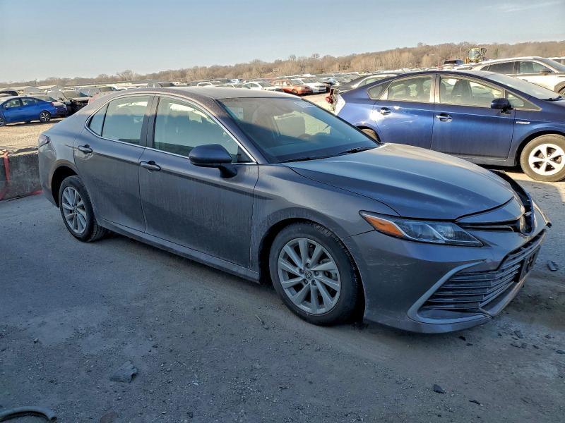 2024 Toyota Camry le