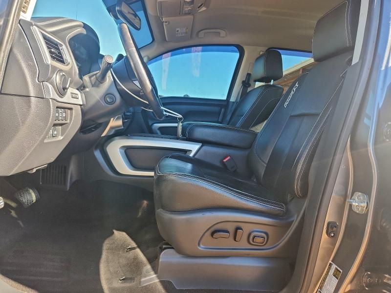 2019 Nissan Titan sv