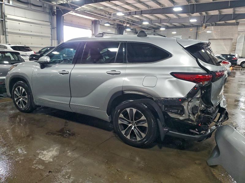 2022 Toyota Highlander Hybrid xle