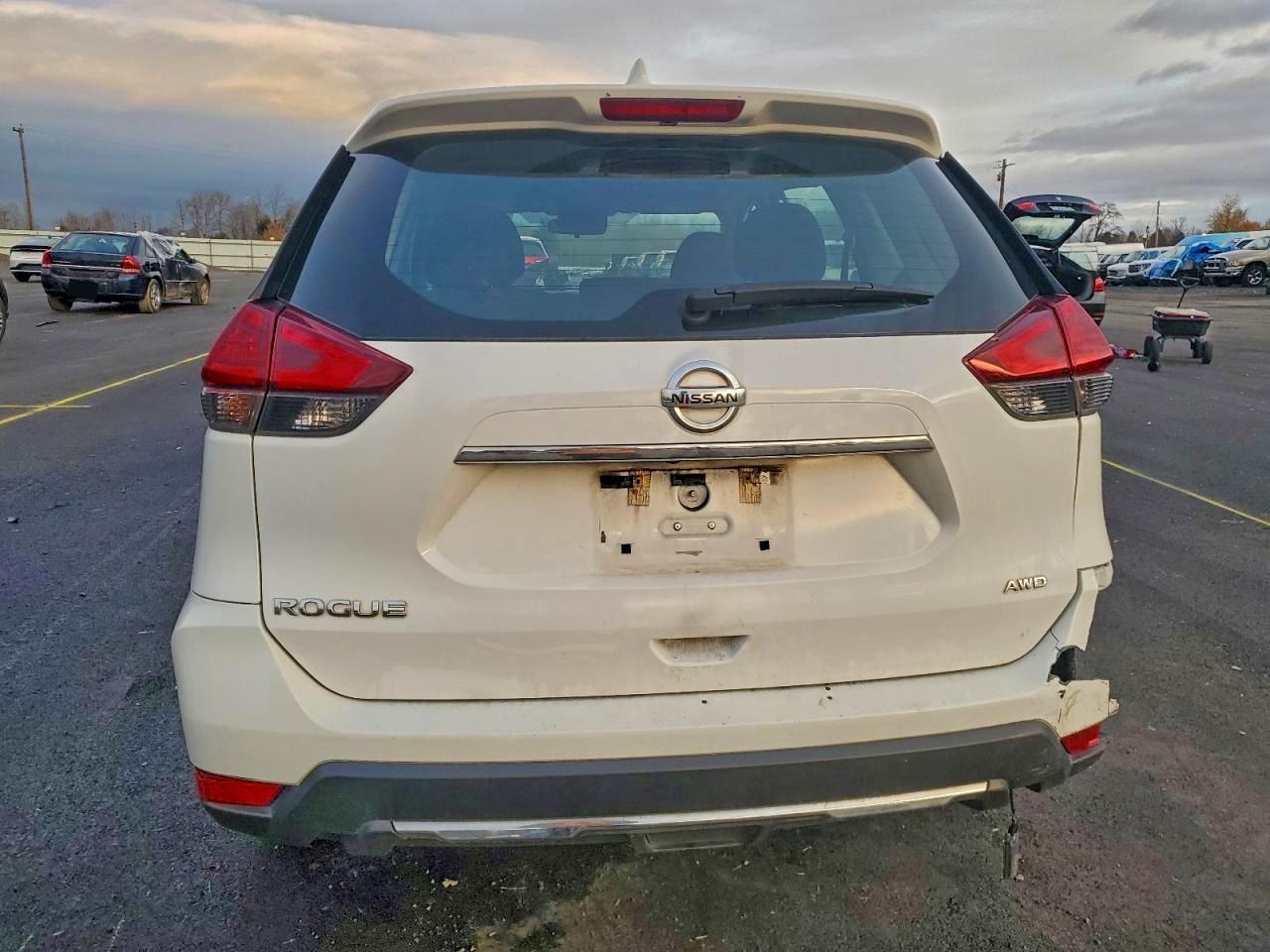 2017 Nissan Rogue sv