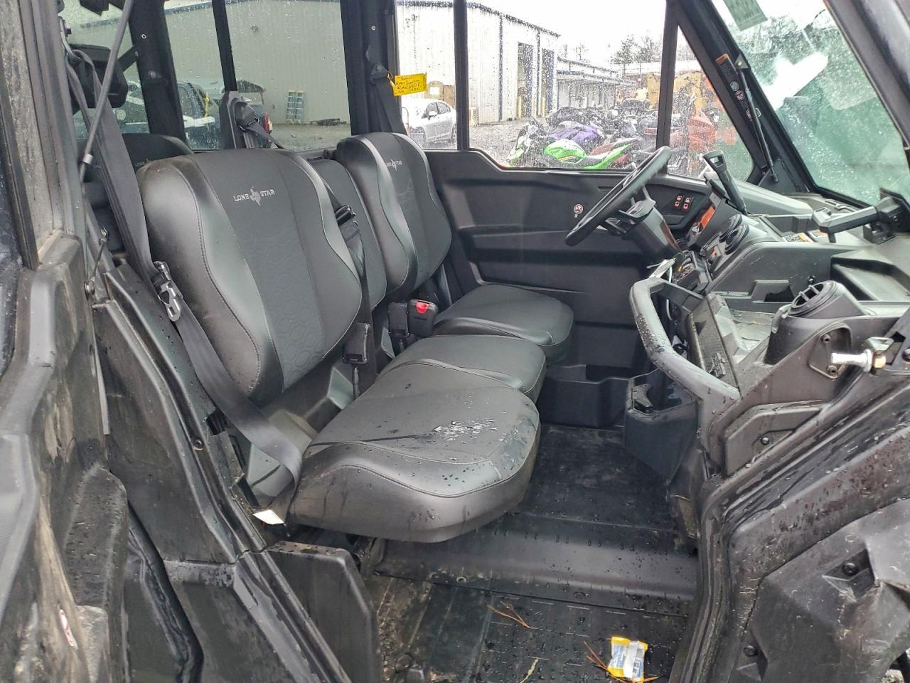 2025 Can-Am Defender Utility Vehicle