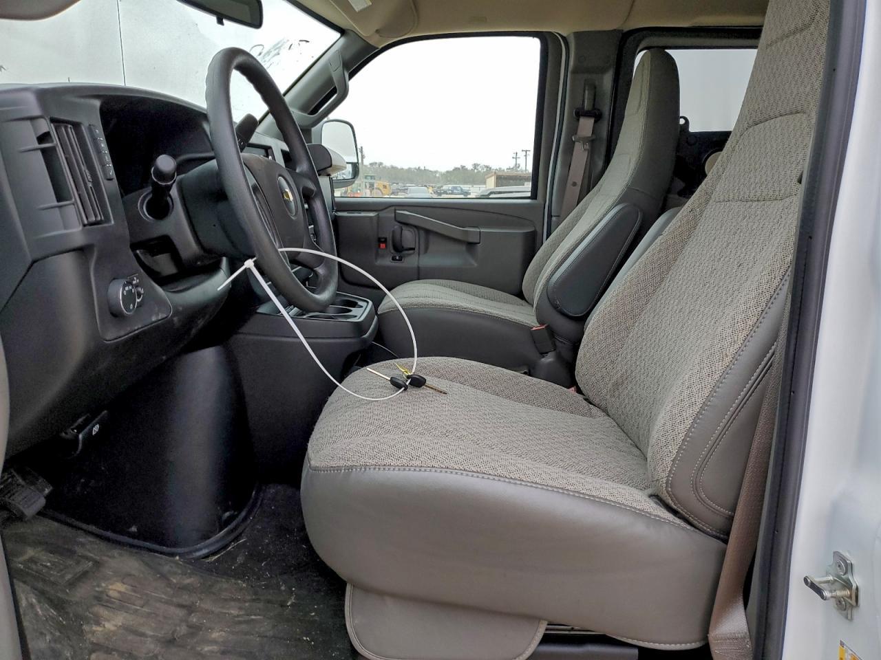 2025 Chevrolet Express G3500 LS Passenger RWD 3500 Extended Wheel
