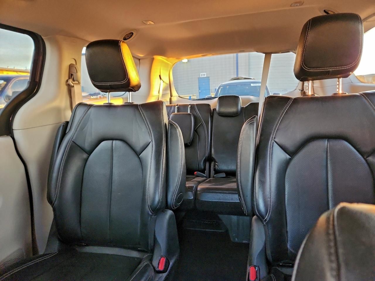 2022 Chrysler Pacifica Hybrid Touring l