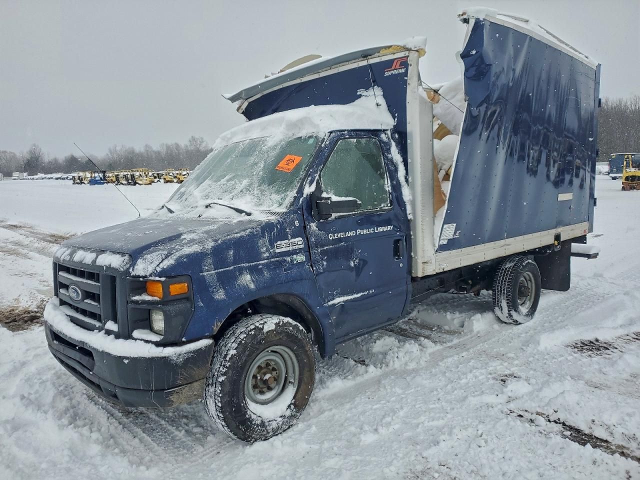 2015 Ford Econoline E350 Super Duty Cutaway Van
