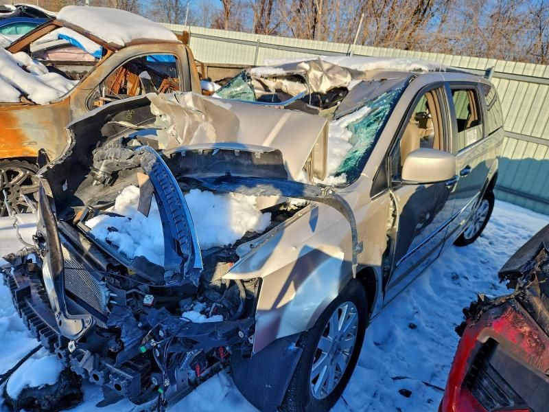 2016 Chrysler Town & Country Touring