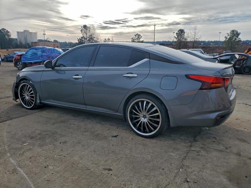 2019 Nissan Altima s