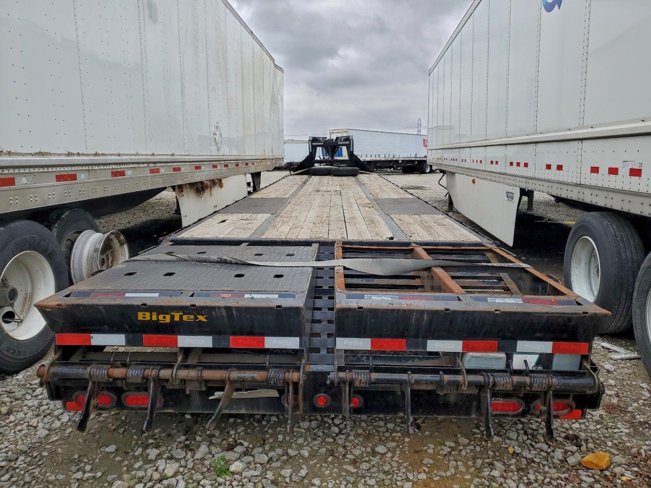 2022 Big Tex 22GN-35BK+5MR Equipment Trailer