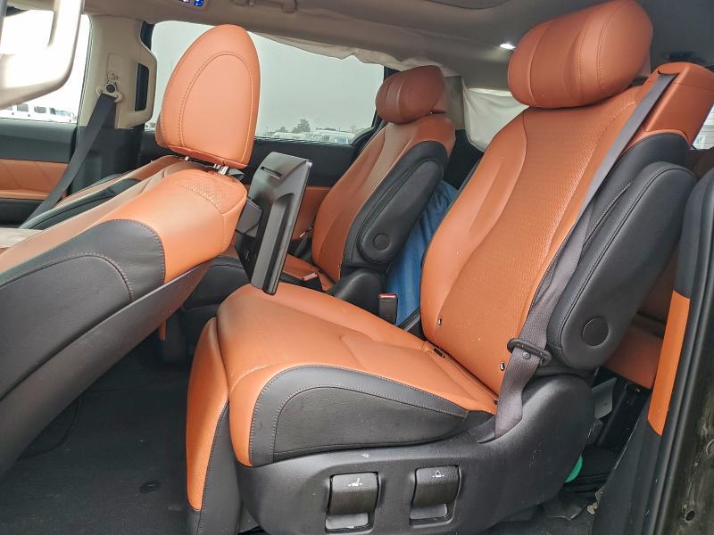 2025 KIA Carnival sx