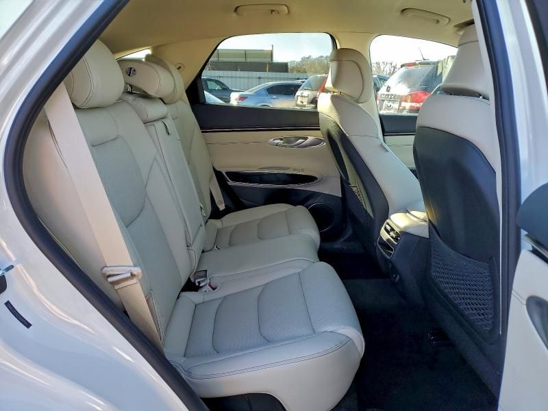 2026 Genesis Gv70 Base